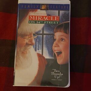 5/25
Miracle on 34th Street VHS Tape